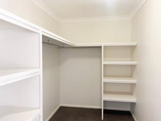 Urban 3BR Oasis: Style & Comfort - 3