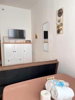 Cozy Condo near Mactan Airport - Free Wifi! - 5