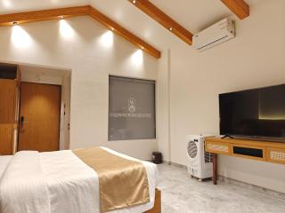 Brownstone Resort - 1