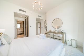 Modern 2BR Retreat with Stunning Sea Views - 4