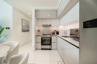 Modern 2BR Retreat with Stunning Sea Views - 7