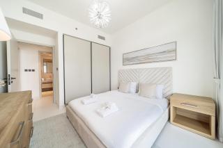 Modern 2BR Retreat with Stunning Sea Views - 6