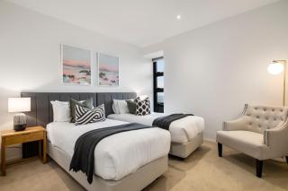 Sky Suite - Luxe 3BR with Endless Views & 2Car Space - 7