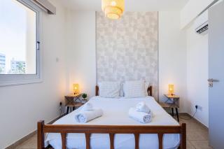 Yellow Canvas - 2-BR Apartment & Balcony in Larnaca - 3