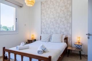 Yellow Canvas - 2-BR Apartment & Balcony in Larnaca - 7