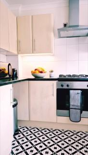 Modern 2-bed , Bradley Stoke, NR Parkway Station, Free Parking - 3