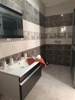 Family Friendly Villa and Studio with Swimming Pool - 9