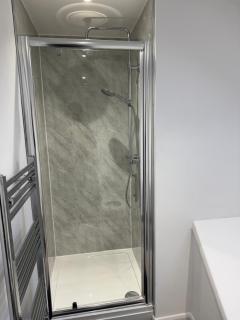 Modern room in west hallam - 3