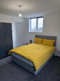 Modern room in west hallam - 1