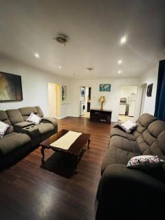 Spacious unit located in the heart of Mississauga - 0