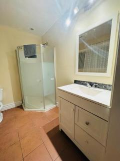 Spacious unit located in the heart of Mississauga - 4