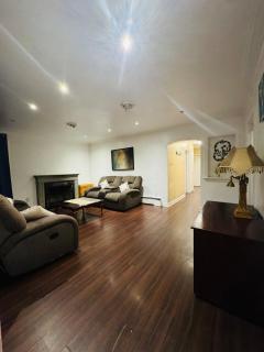 Spacious unit located in the heart of Mississauga - 3