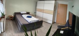 Geräumiges Zimmer mit Doppelbett, Bad und Küche - 9