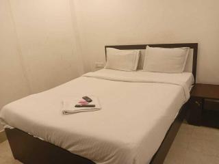 Hotel O Swami Vivekananda University Kolkata - 9