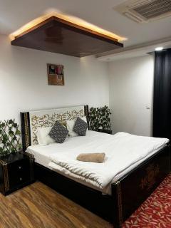 Gold CREST Apartments - 0