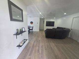 Delray Beach Sunshine - 5 minutes from beach! - 8