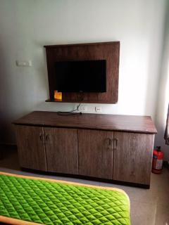 Cozy 3BHK Villa with Parking, WiFi, BBQ in Kodaikanal - 4