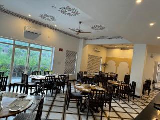 Royal Haveli With Swimming Pool - 6