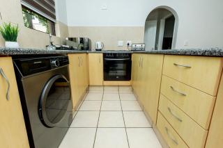 Sandton Luxury Apartment, 82 Via Arrezio - 1
