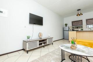 Sandton Luxury Apartment, 82 Via Arrezio - 6