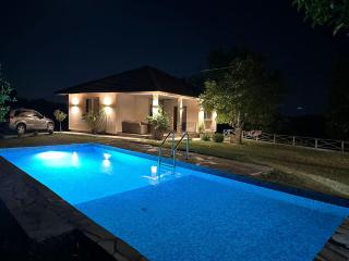Slatinska idila - kuća sa bazenom - 0