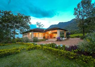 Viriparai Tea Bungalow Munnar by VOYE HOMES - Surrounded by Tea Plantations - 7