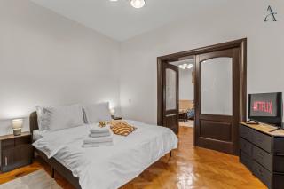 UCL Apartment - 9
