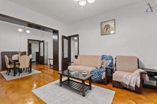 UCL Apartment - 0
