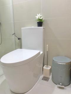 Percival's Sleek Spot - 8