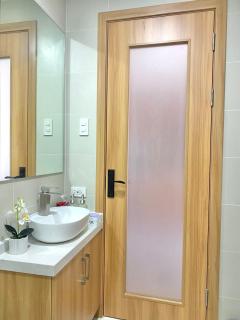 Percival's Sleek Spot - 6