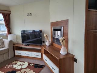 Caravan by the Sea 640 - 2