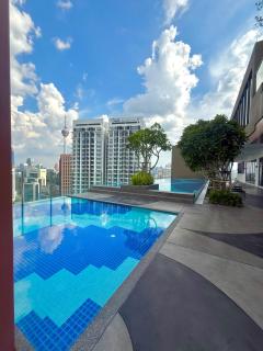 Majestic Residence Klcc by Like Home - 3