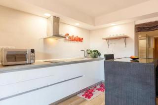 Cabril's Hills Luxe Loft - 8