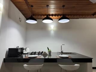 Apartment W Kitchen 5 Mins Beach 20 Mins Airport - 4