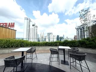 Majestic Residence Klcc by Like Home - 2