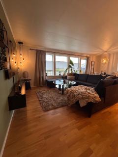 Cozy fjordside house, with mountain view - 0