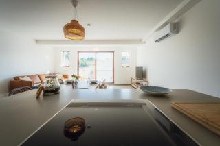 Qala Skyview Penthouse with Pool, Sunsets and BBQ Area - 8