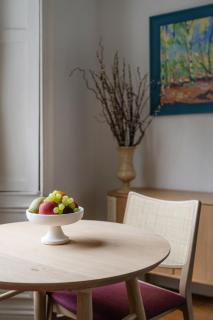 Berkeley Suites, Suite 2 - 9