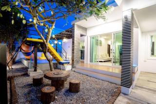 City Beach 9 Pool Villa Hua Hin - 4
