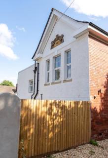 Cosy 1BR Flat- private parking - 1