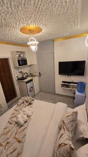 Stylish Studio Retreat- Inside Kunste Hotel - 6