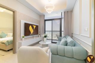 Vogue Vacation Homes, Business Bay Aykon City Tower Close to Downtown Burj Khalifa and Dubai Mall, Two Bedroom Apartment with Large Balcony Sea view, Access to all Amenities - 9