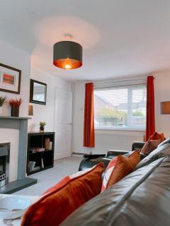 Modern 3 Bed house with parking - Chorley near M61 - 1