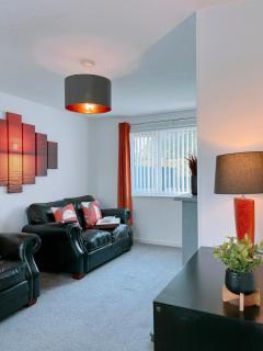 Modern 3-bed house with parking - Chorley Near M61 - 2