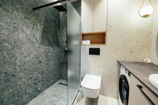 Modern Comfort near Center - 2