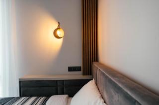 Modern Comfort near Center - 0