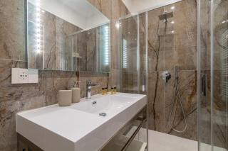 Shopping District - Central Station - Two Room - 9