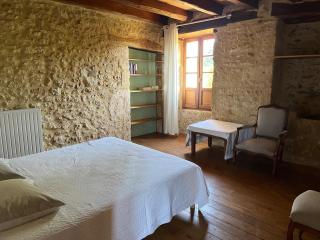 Gîtes OSTAL de Marcillac avec piscine - Le Pigeonnier - 1