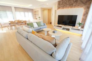 K5 Seaview Hillside 3BR and 1 Staff Quarter - 0