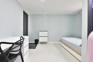 42 Share Yonsei Hall - 1